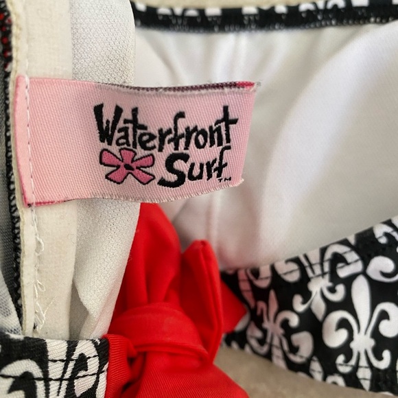 Waterfront surf Vintage y2k Black and White Patterned Bikini with Red Accents - Picture 4 of 5